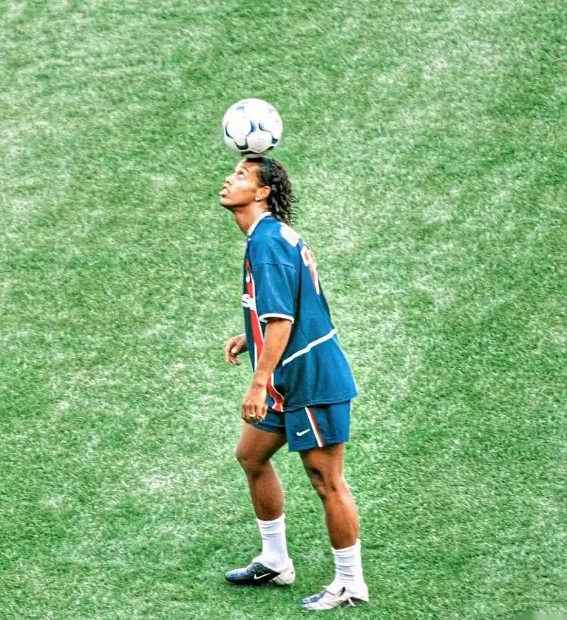 景下浮現出 景下浮現出